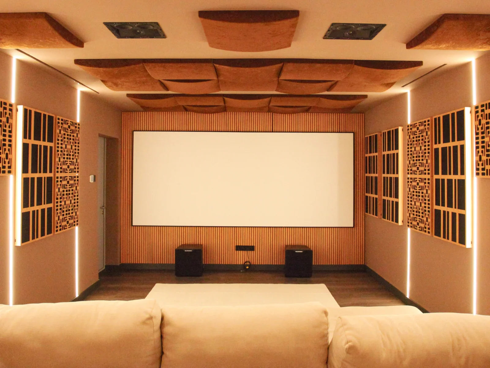 Redefining Home Cinema with an extra large panel