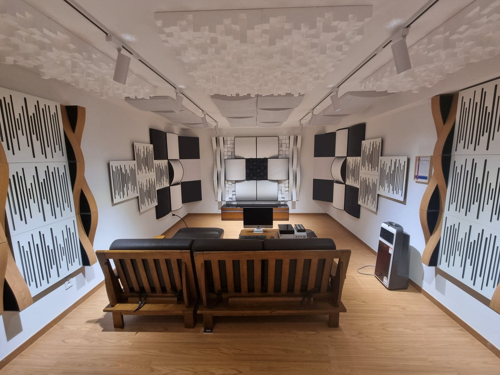 Earphone Shop Showroom