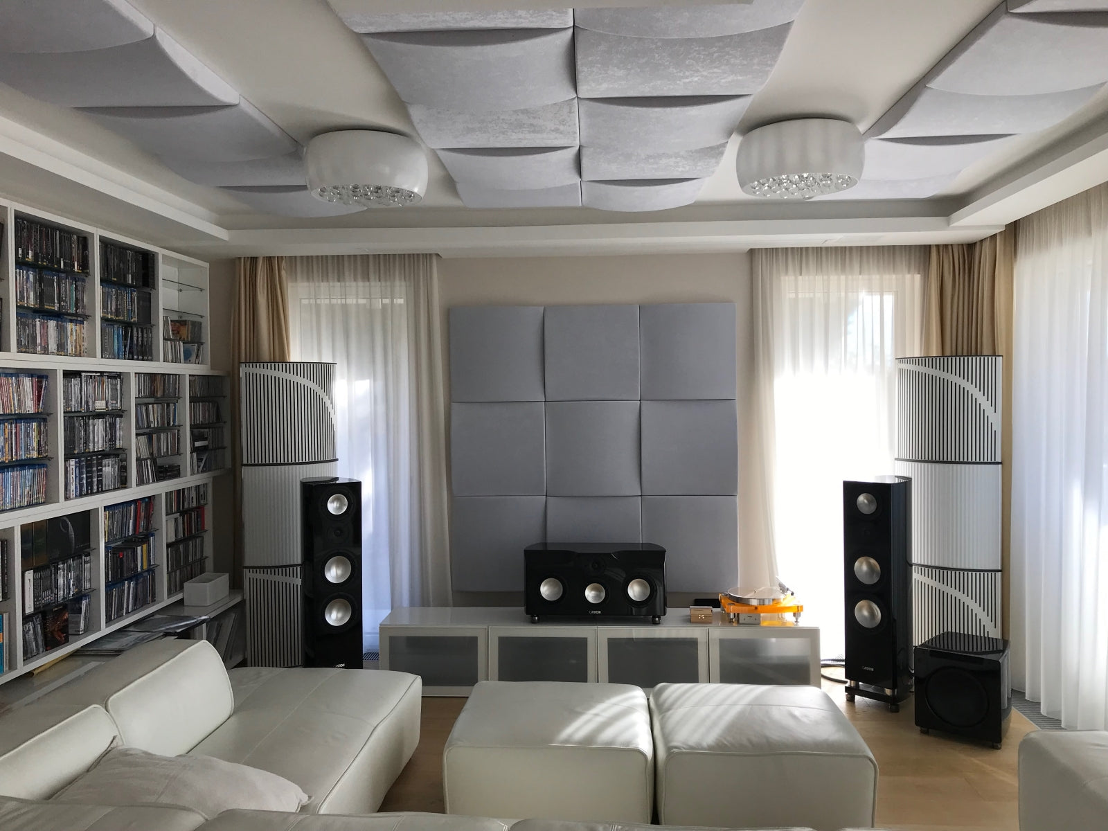 VicTotem Living Room Theater