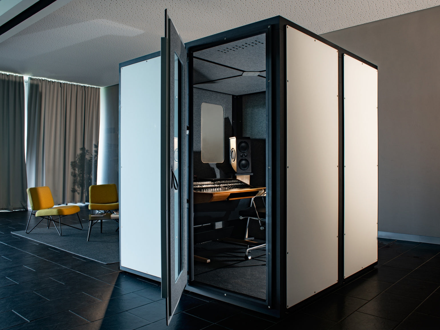 VicBooth Ultra is the next generation of professional production booths