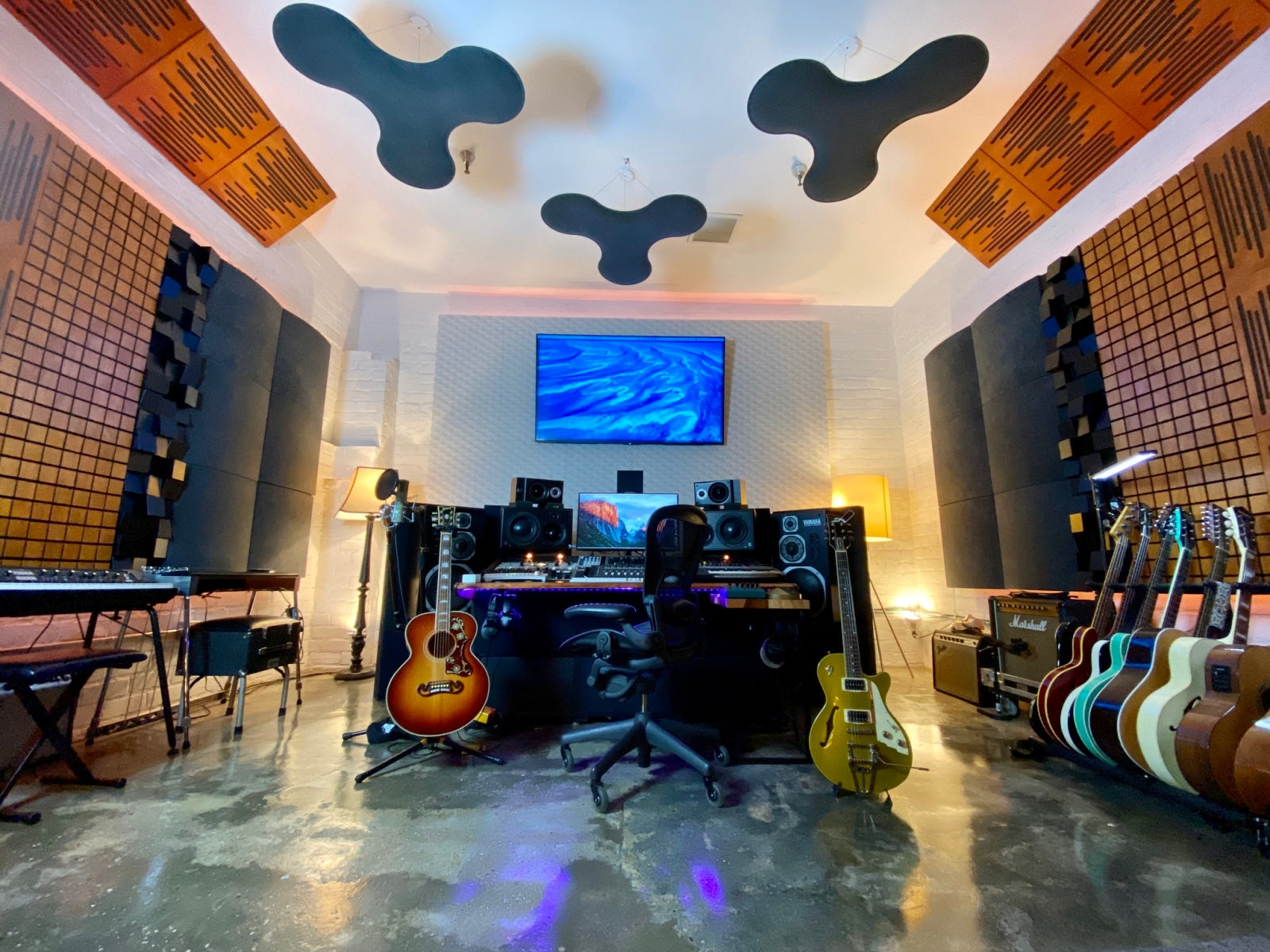 Ana Free Gold Top Studios