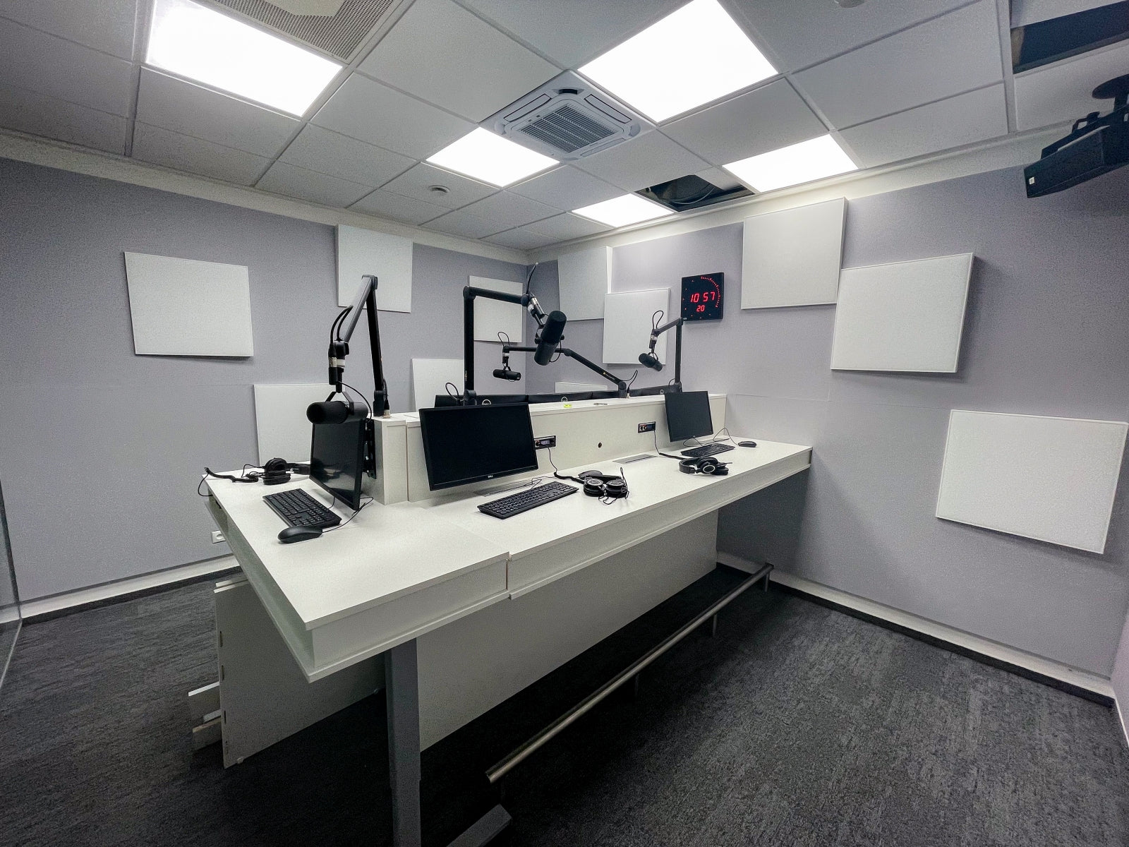 Europa 2 and Melody Radio Studios