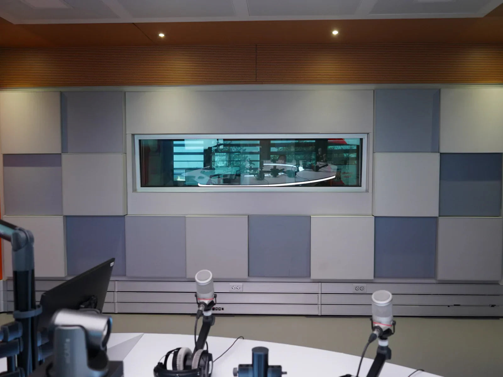 Gradient Design Radio Studio 4 at Antena1 RTP