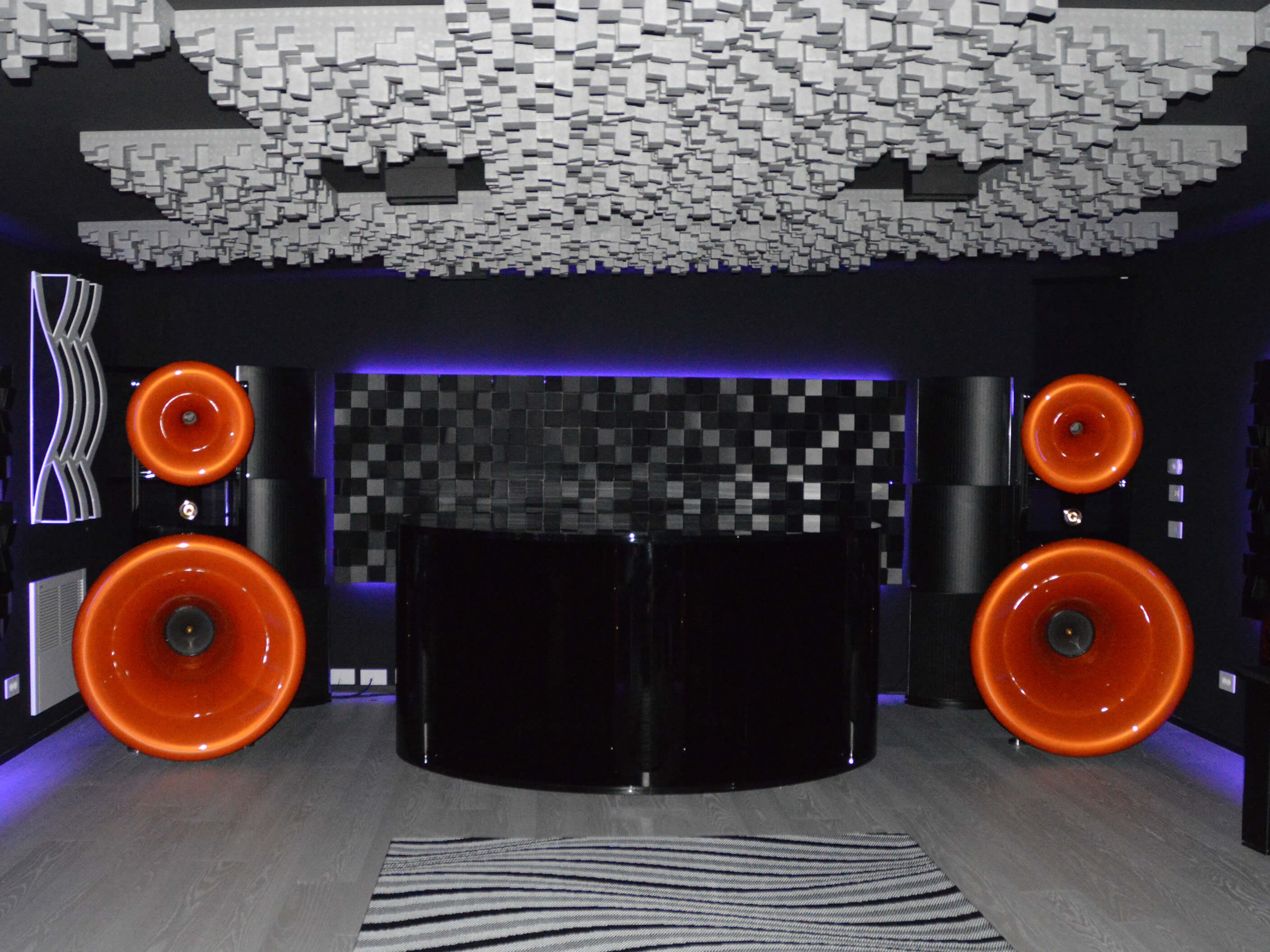 Hi-Fi Luxury Listening Room