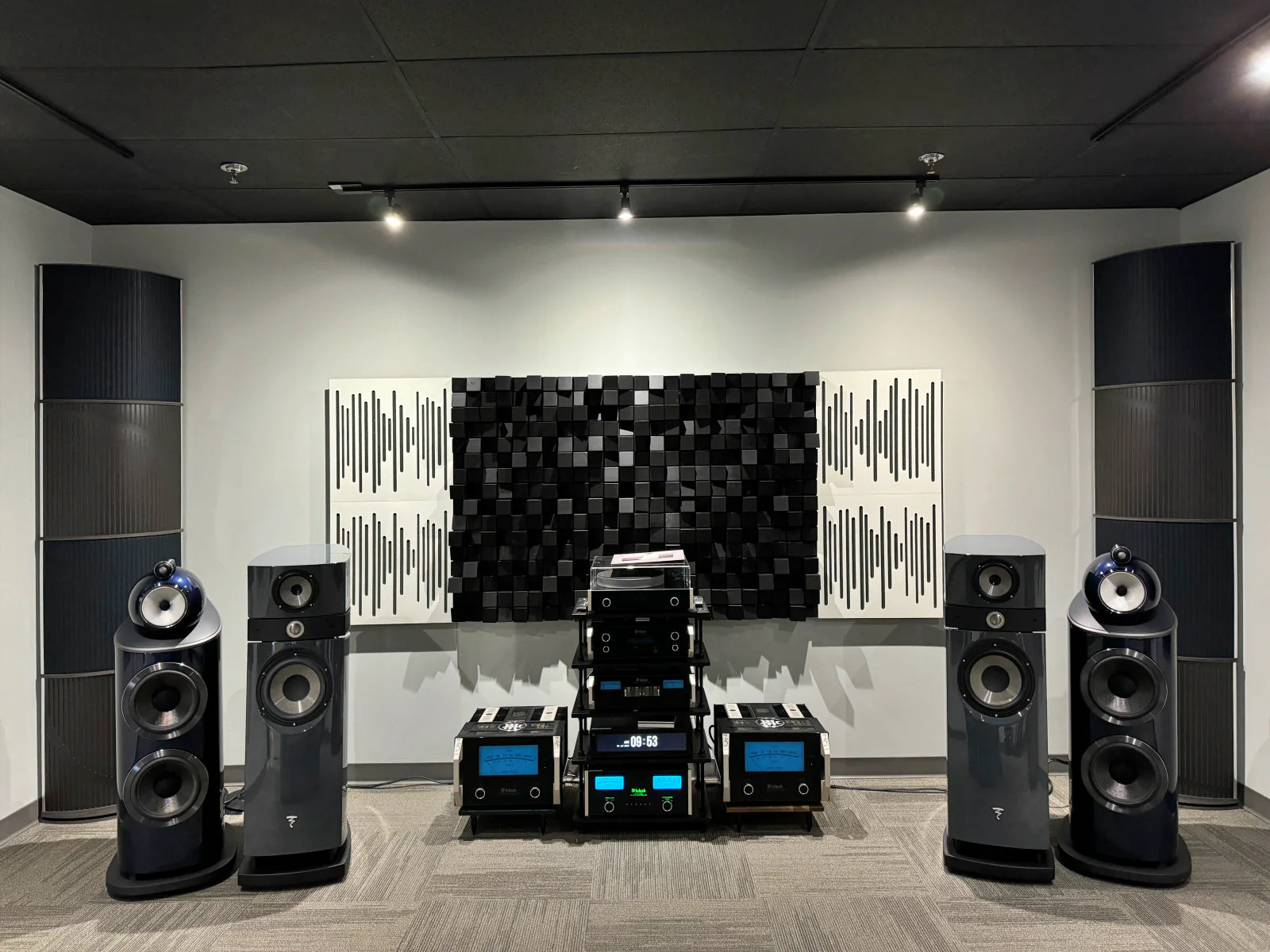 High-End Large Speaker Demo Room
