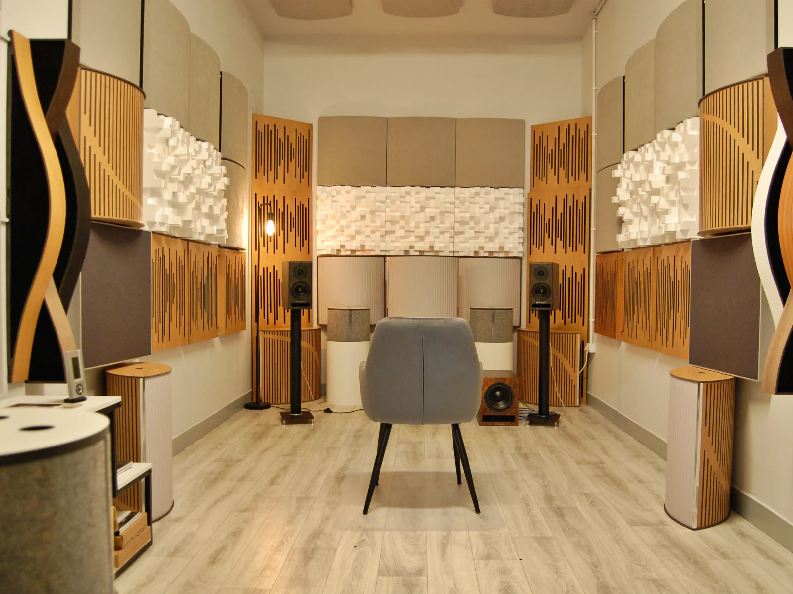 MJAudio Lab Vicoustic Show Listening Room