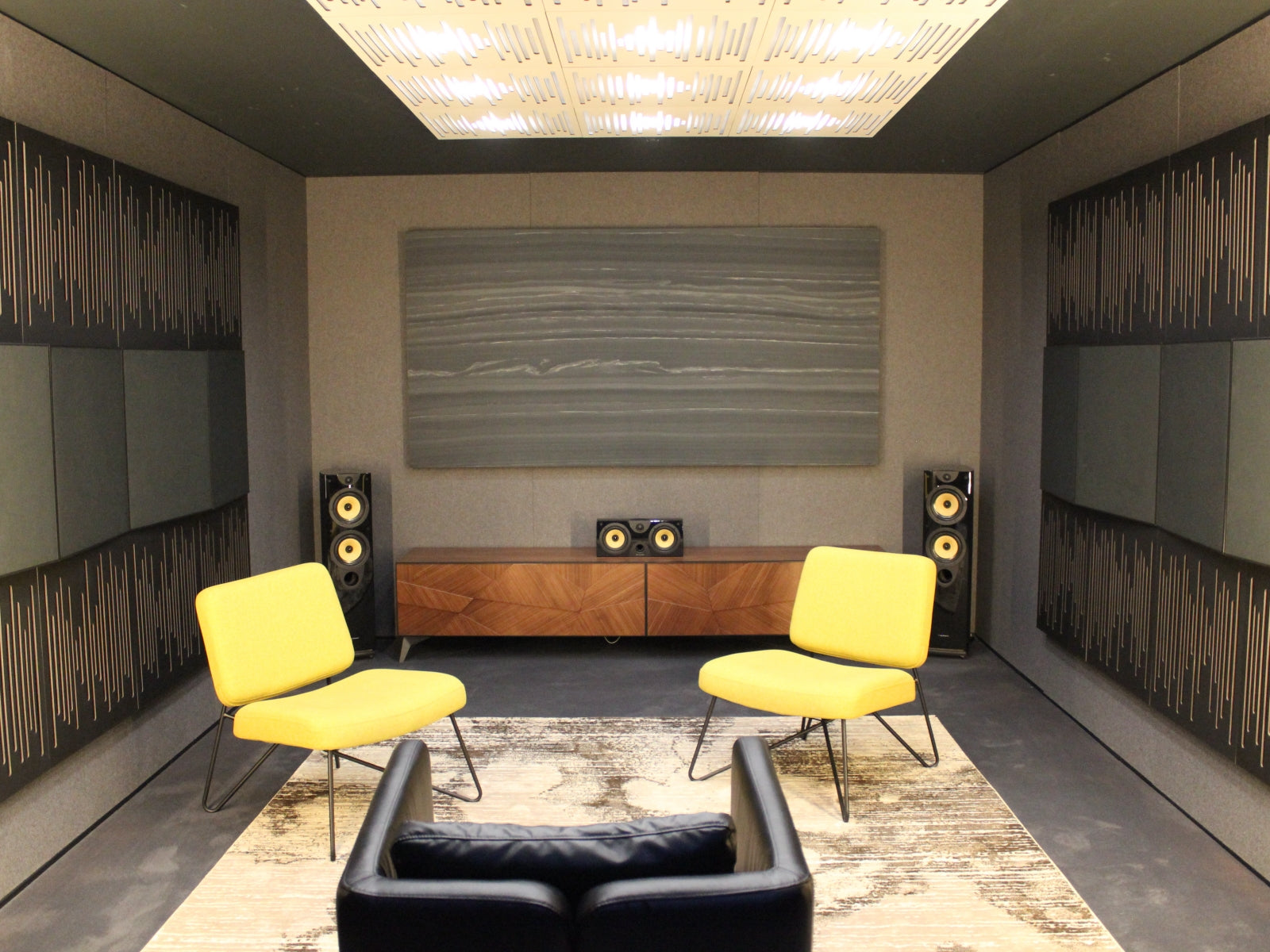 Multifunctional Meeting Demo Room – Vicoustic