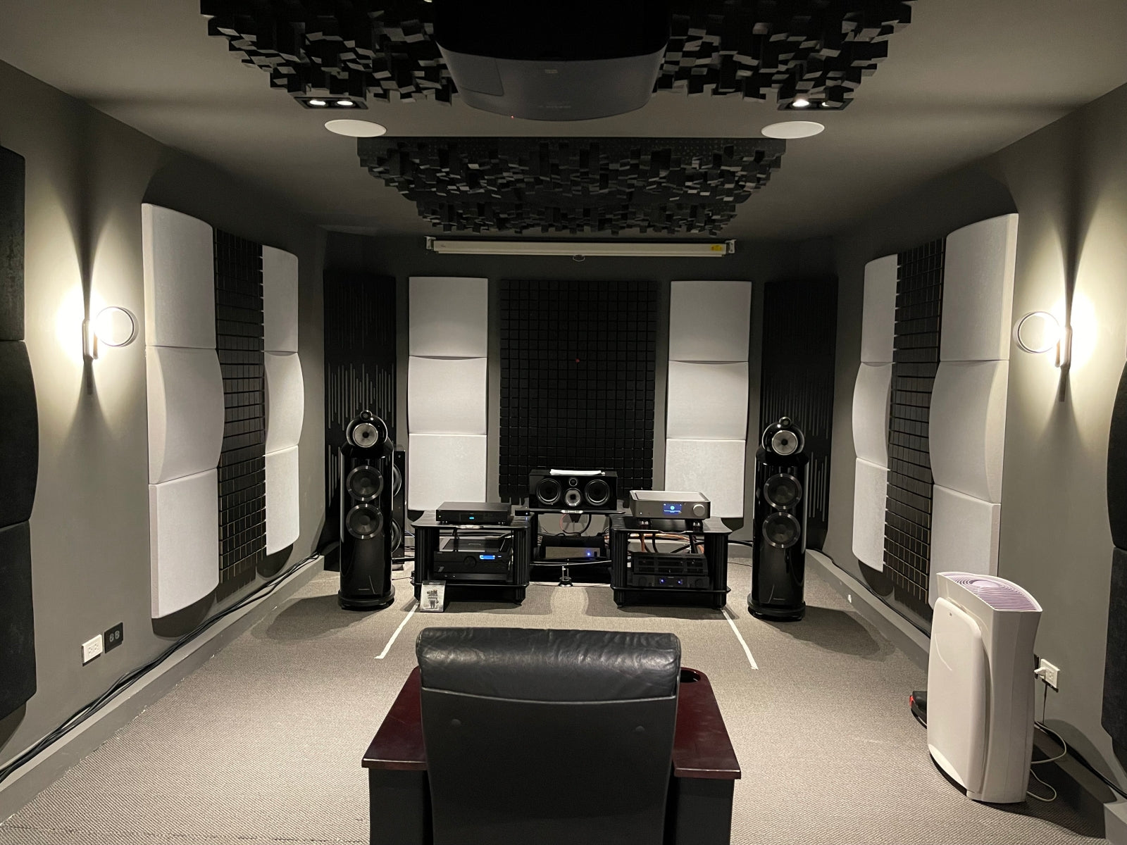 Piyanas Hi-End Showrooms