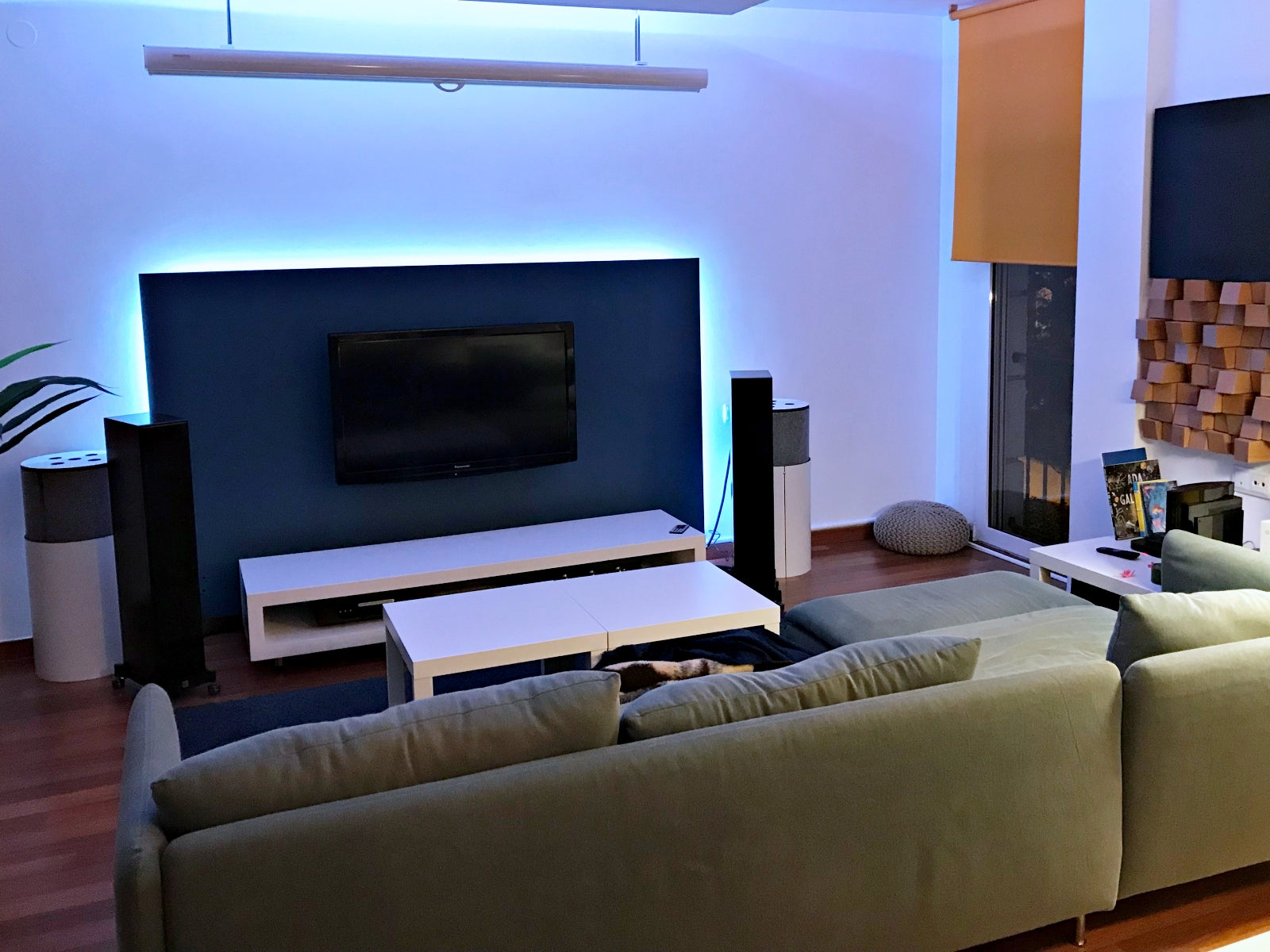 Vari Bass Theater Showroom