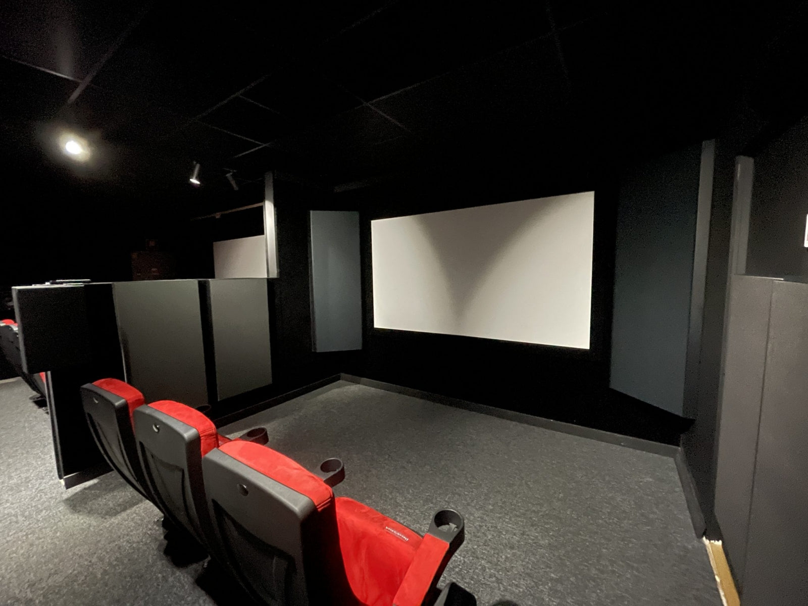 VicCinema VMT Showroom at AVShop