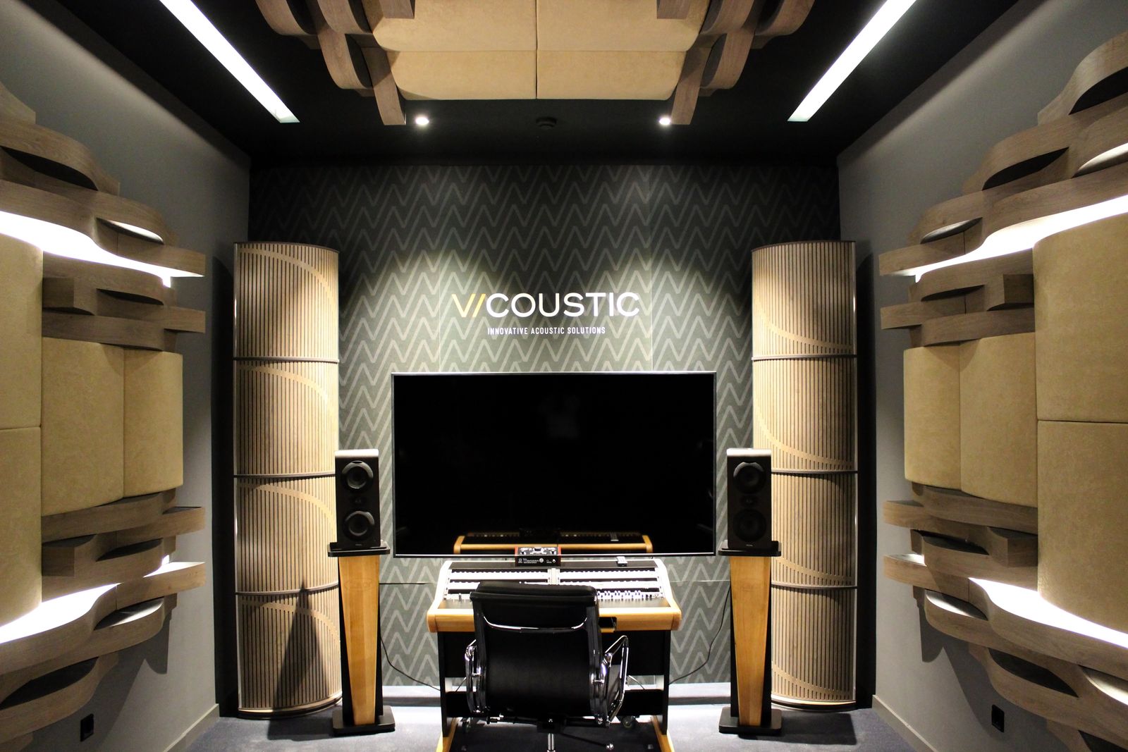 Free standing VicTotem Ultra VMT  for absorption, diffusion and bass trap