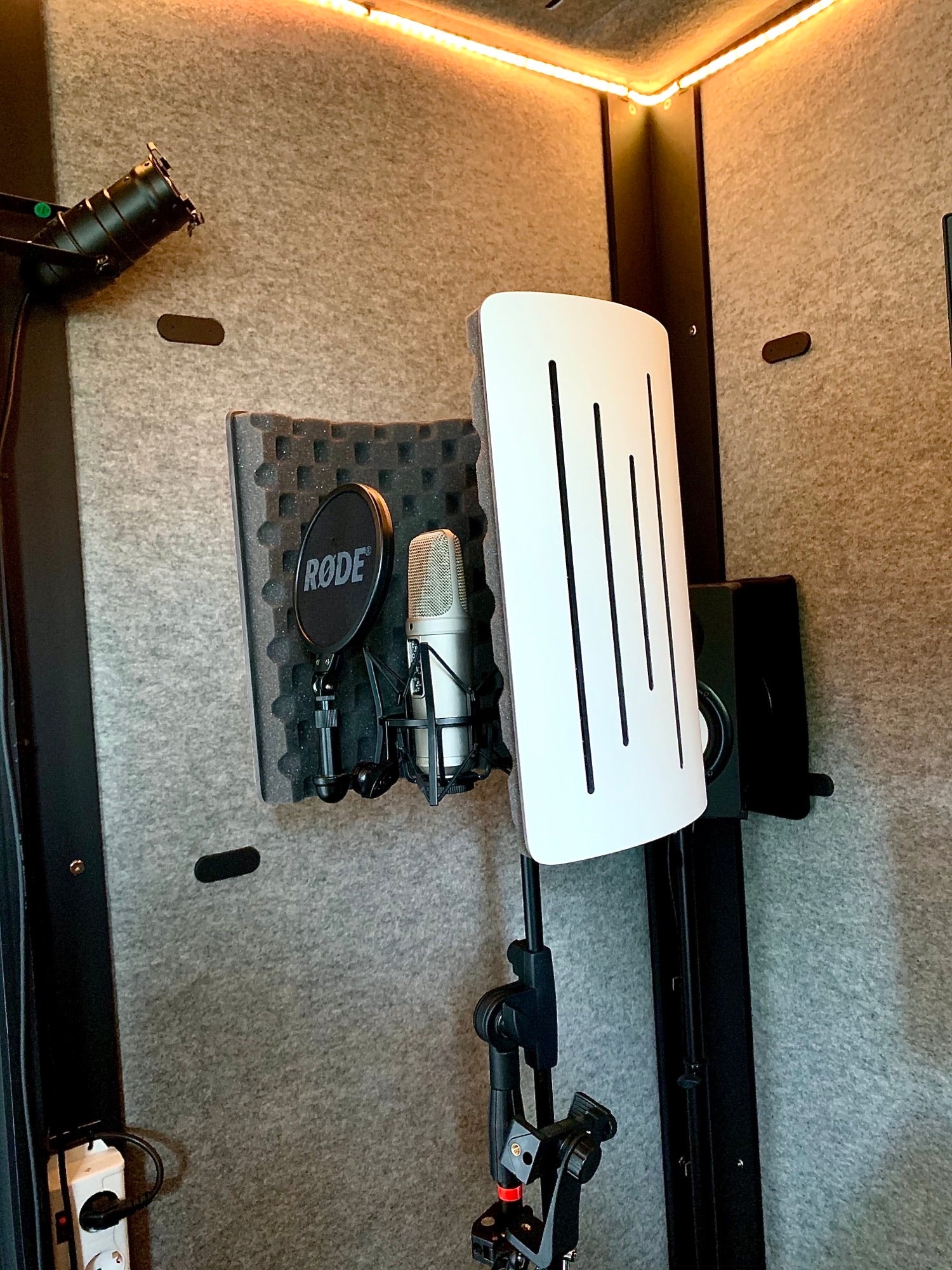 Flexi Screen Ultra MKII Sound Shield for Microphone – Vicoustic