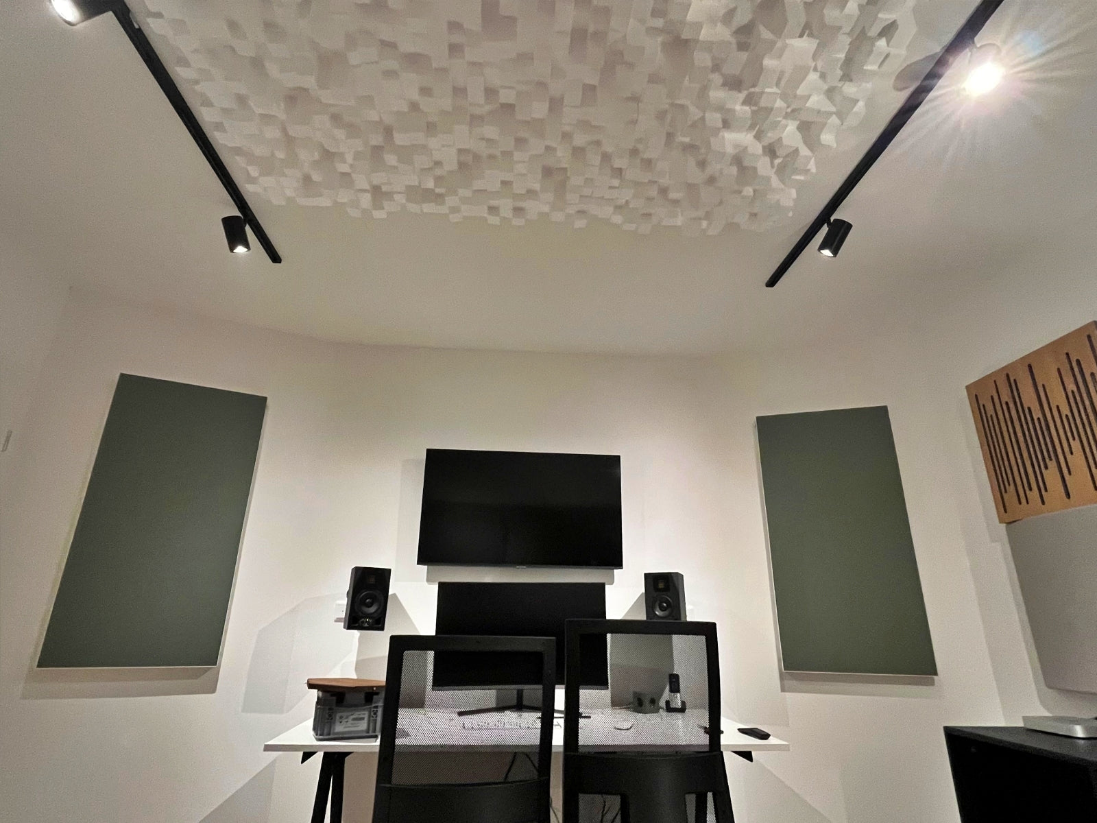 VicSpacer Plus MKII Fixation System for Flat Panel VMT Acoustic